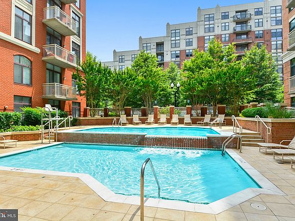 3rd image of 1201 N Garfield St APT 411