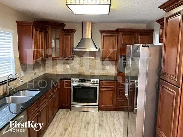 207 Willowbay Ridge St — Photo 4