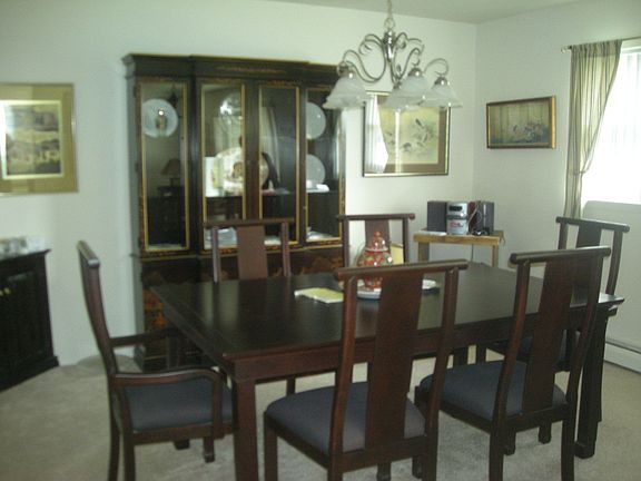 FORMAL DINING
