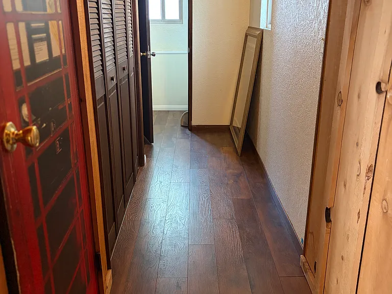 809 E Angeles Blvd — Photo 12