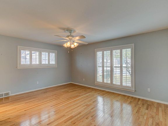 4th image of 9159 Villa Park Cir