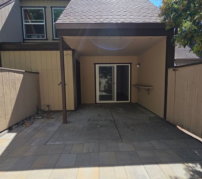 1st image of 1918 Knolls Dr