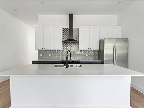 2nd image of 820 S Walters #101