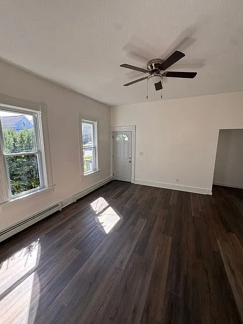 Comfortable 3-Bedroom Home Available Now — Photo 4