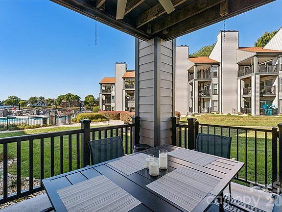 4th image of 18819 Vineyard Point Ln