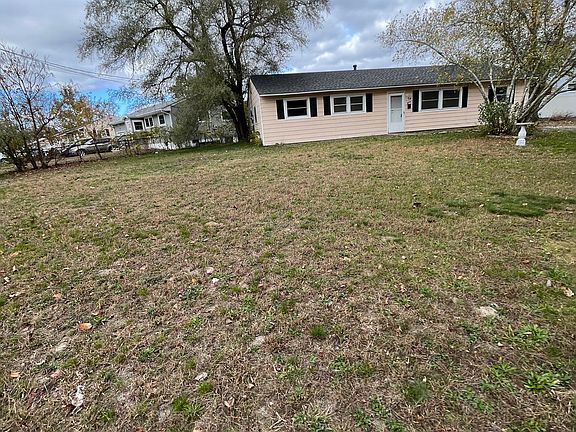 2nd image of 34 Citadel Ave