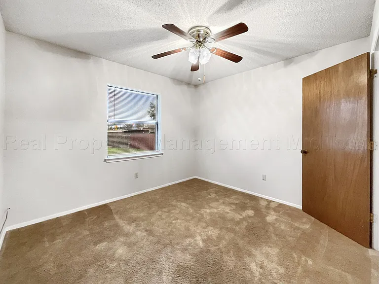 841 S Atkerson Ln — Photo 9
