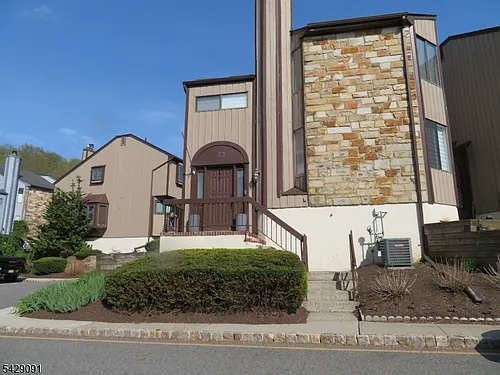 73 Edinborough Ct Photo 1