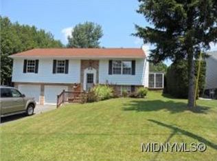1511 Bette Rd, Utica, NY 13502