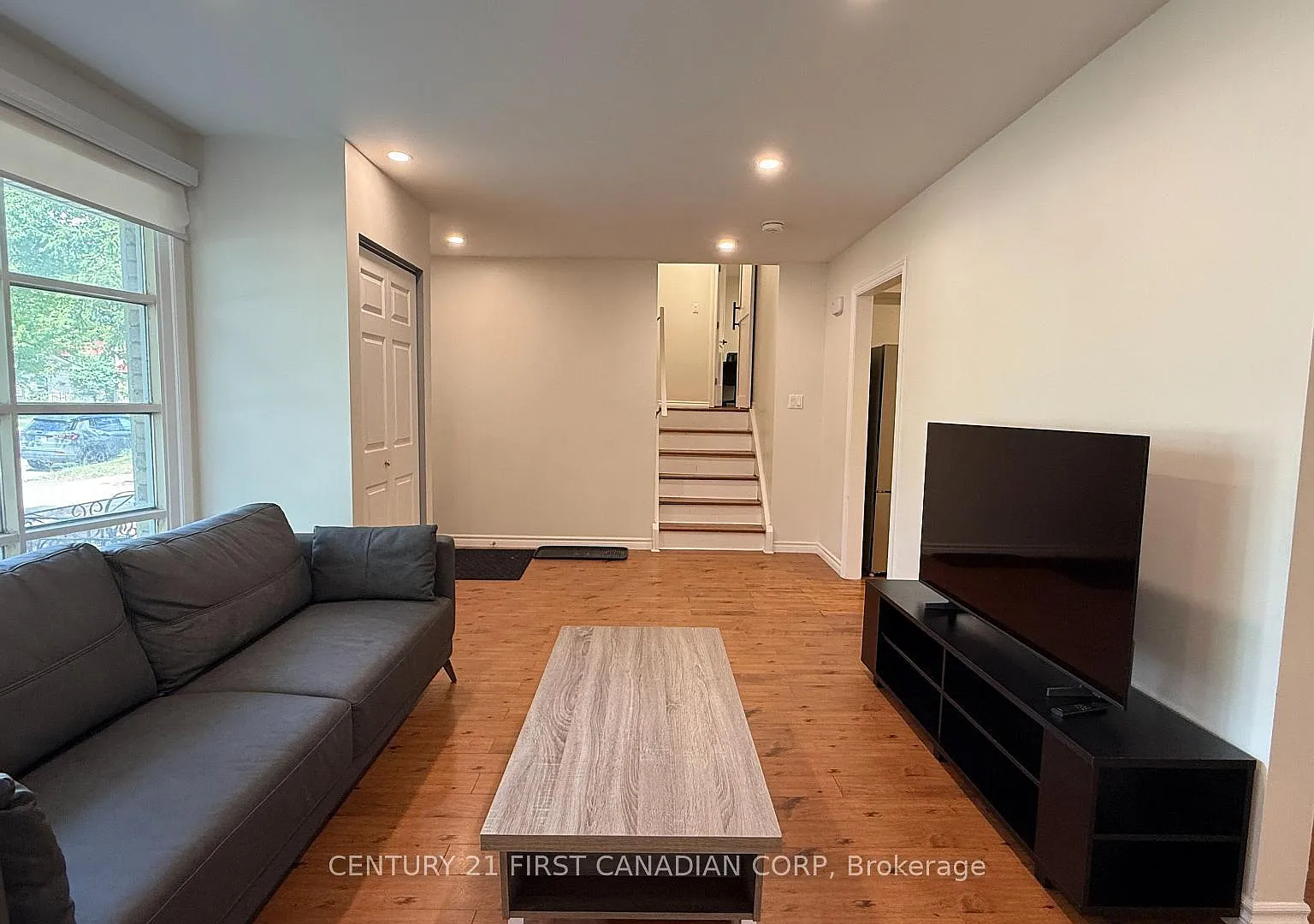 3 bed, $2,100 — Photo 4