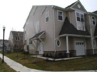 10 Ocean Breeze Ct, Manahawkin, NJ 08050
