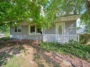 121 W Southfield Dr, Jackson, MI 49203