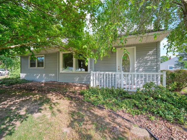 121 W Southfield Dr, Jackson, MI 49203