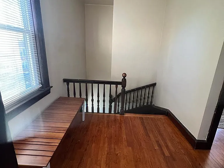 143 Stewart St — Photo 8