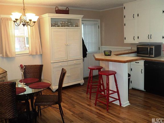 5th image of 324 Taubrook Pl