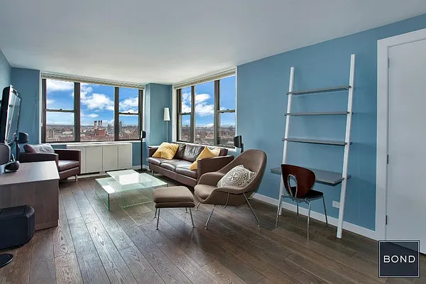 Sold by Bond New York | media 15