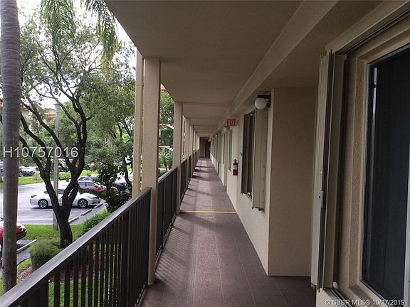 4th image of 900 SW 142nd Ave APT 207L