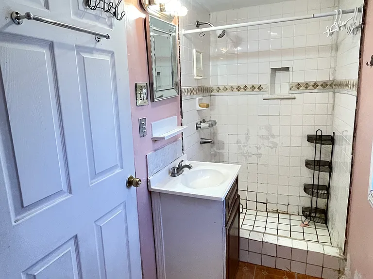 7908 Corbin Ave #A — Photo 12