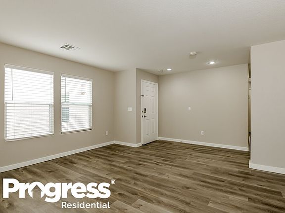 5th image of 3661 Laguna Veneta Ave