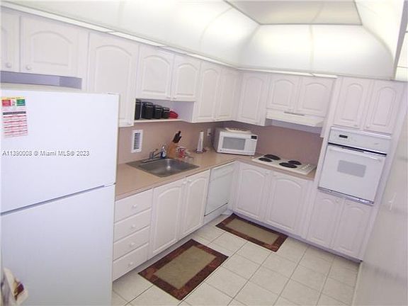 5th image of 4001 S Ocean Dr APT 15G