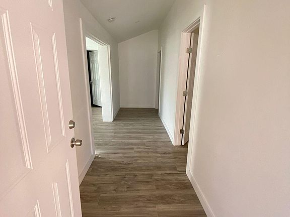 4th image of 2450 Cincinnati Ave #B