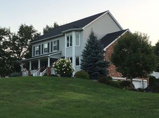 3854 Meadowvale Dr, East Aurora, NY 14052