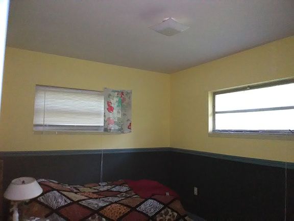 4th image of 2711 SE 27th St