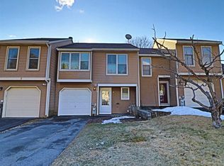 5 Carriage Rd, Clifton Park, NY 12065