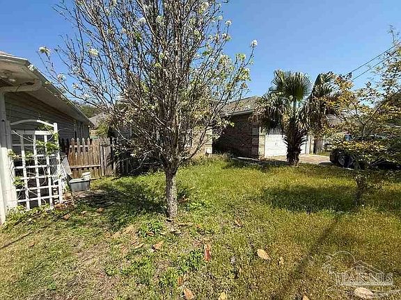 3rd image of 14482 Innerarity Point Rd