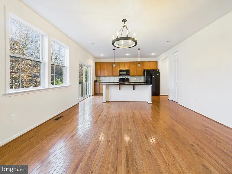 18213 Jillian Ln — Photo 6