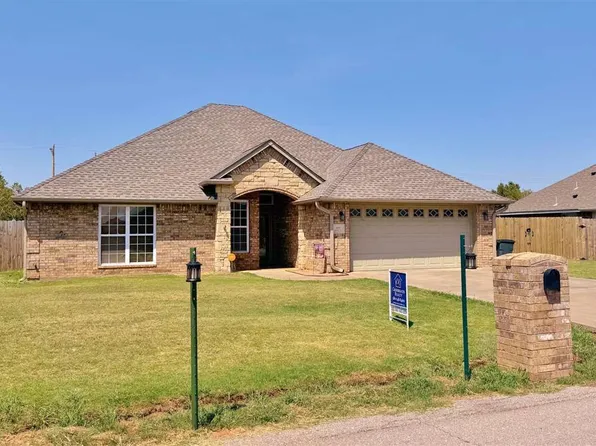1111 Hershel Dr, Elgin, OK 73538