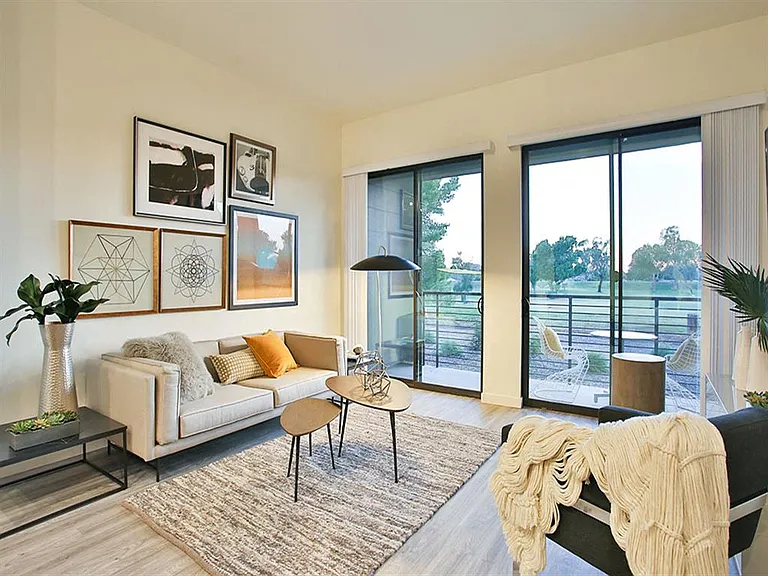 Dusk Scottsdale Apartments — Photo 10