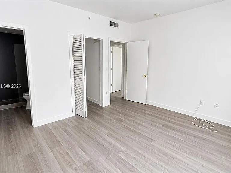 820 15th St #103 — Photo 9