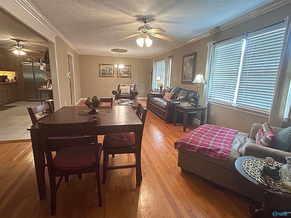 3rd image of 516 Country Club Dr