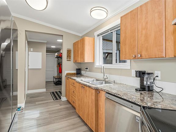 4th image of 1160 Shellbourne Blvd #169