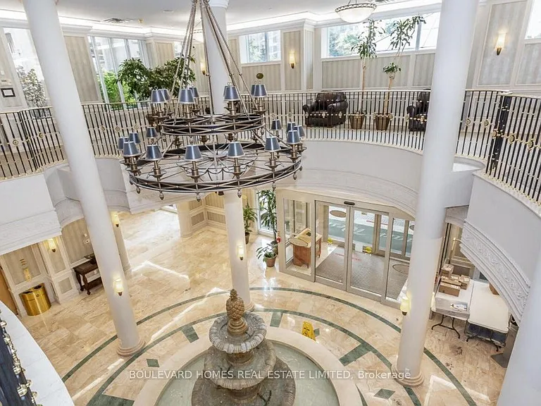 25 Kingsbridge Garden Cir #2121 — Photo 4