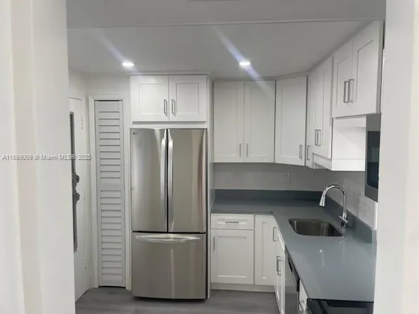 1350 NE 191st St #B203, Miami, FL 33179