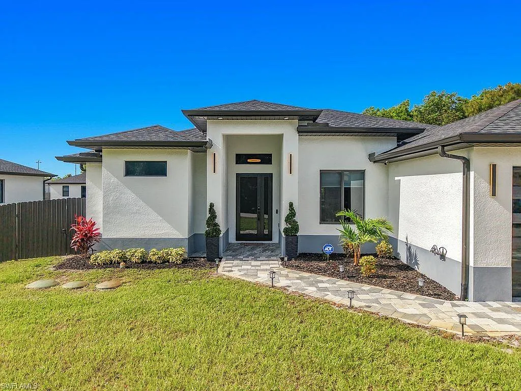 3 bed, 2.0 bath, 1797 sqft, $2,700 — Photo 3