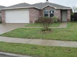 533 Riverflat Dr, Fort Worth, TX 76179