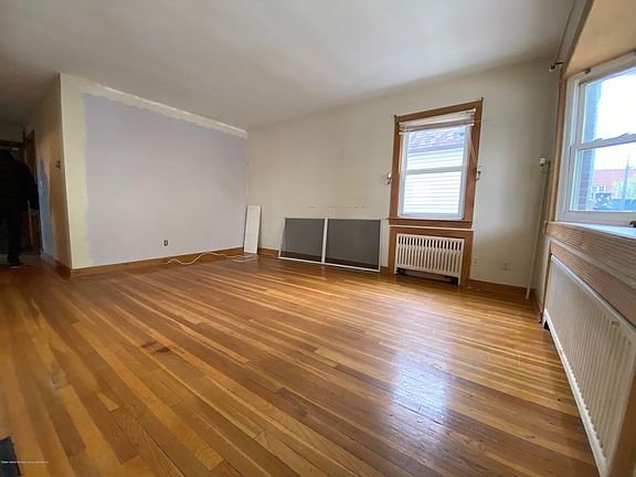4th image of 170 Allison Ave #1-2