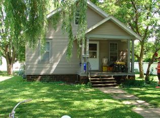 706 N Johnson St, Charles City, IA 50616