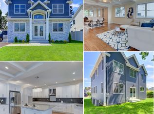 36 Cloister Ln, Hicksville, NY 11801