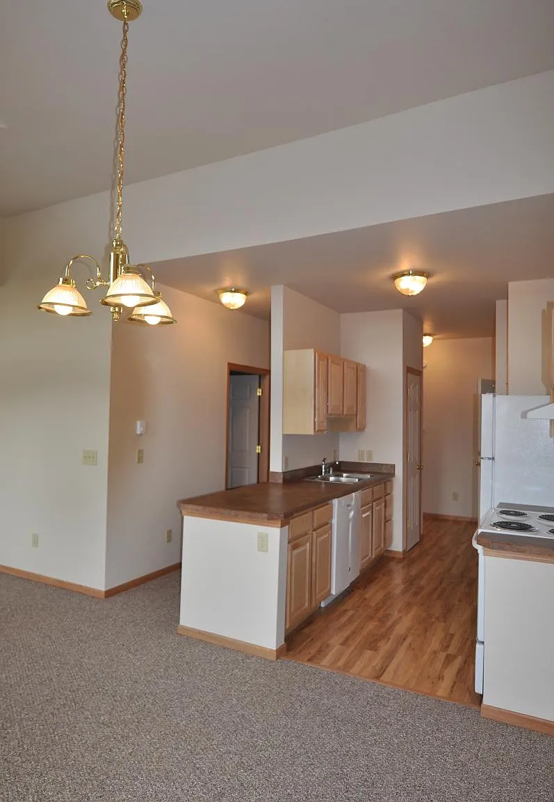 620 Lake Elmo Drive — Photo 1