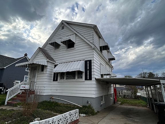 2nd image of 222 Detroit Ave
