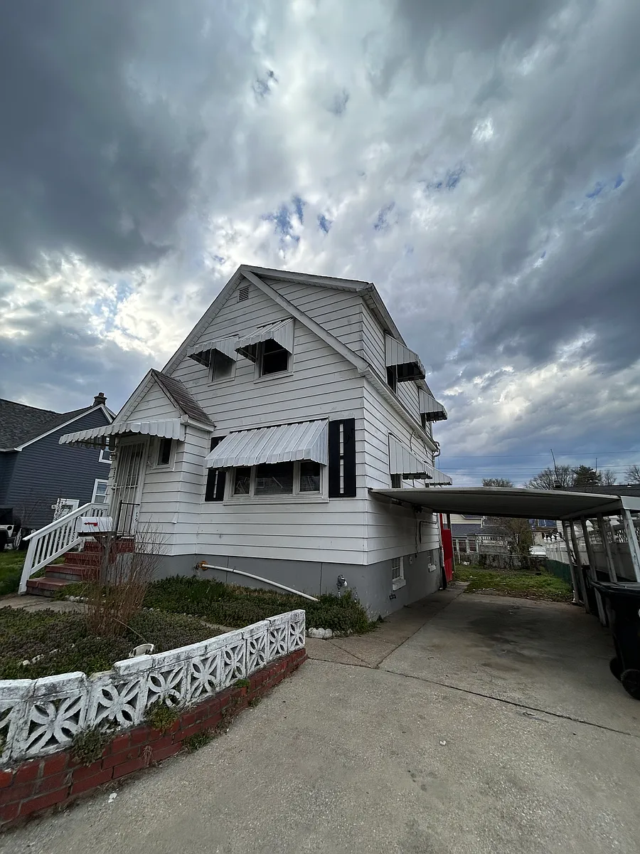 Building Photo - 222 Detroit Ave