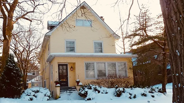 1035 Lake Ave photo 1
