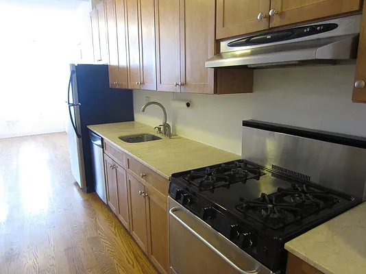 Rented by Link NY Realty | media 10