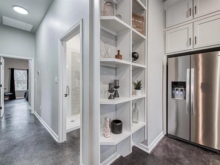 907 Park Ave — Photo 10
