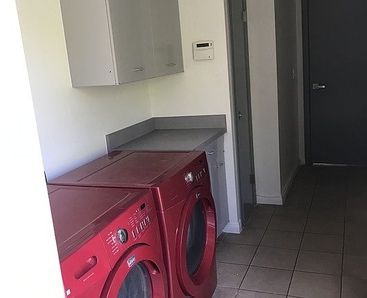 4th image of 257 S Spalding Dr #257