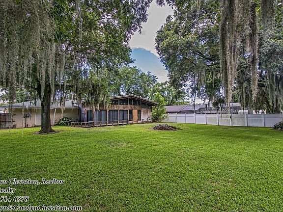 5th image of 310 Greenwoods Dr